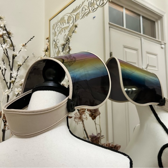 Visor 🛡face mask iridescent rainbow adjustable sturdy - Picture 3 of 4